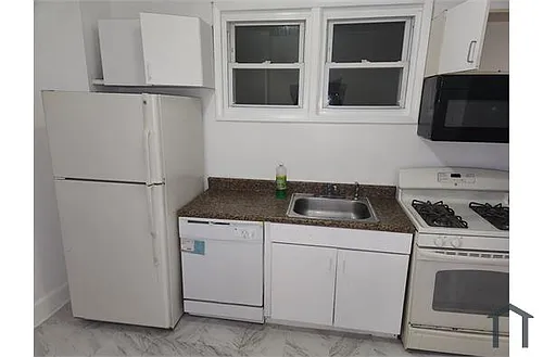5401 Ready Ave Photo 1