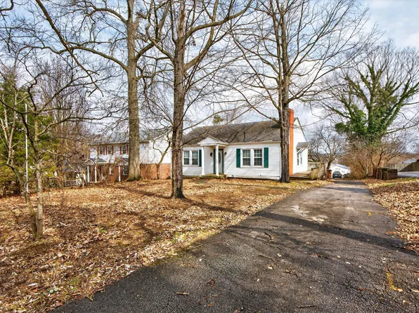 534 Old Peacock Rd, Paris, KY 40361