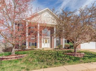 740 Castle Ridge Dr, Ballwin, MO 63021