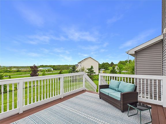 2nd image of 150 Woodsedge Dr
