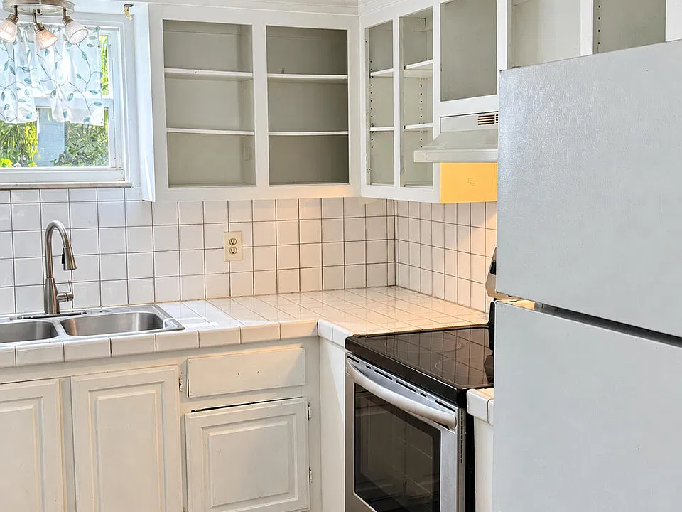 135 NE 1st Ave #7