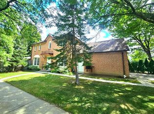 500 Silverthorne Cres #1, Mississauga, ON L5R 1W3