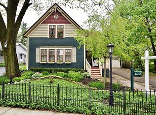 41 Sandholm St, Geneva, IL 60134