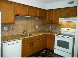 10 Brentwood Dr, Wallingford, CT 06492