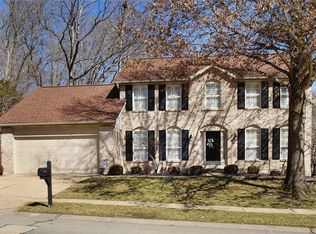 961 Westrun Dr, Ballwin, MO 63021