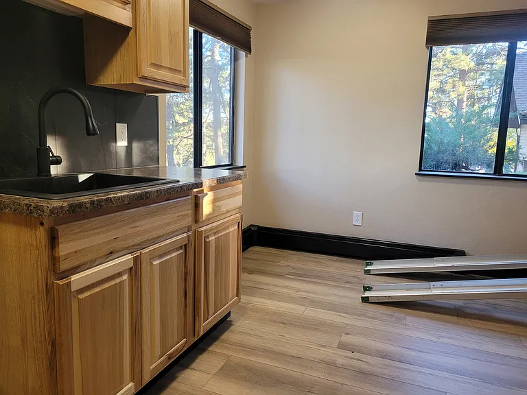 727 Lookout Mountain Rd #B — Photo 5