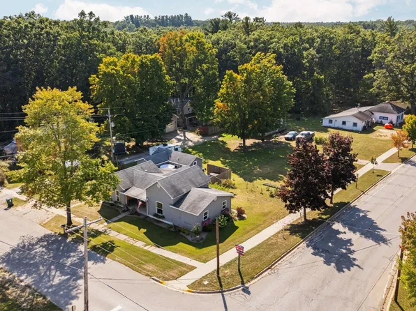 102 S Boyd St, Fife Lake, MI 49633