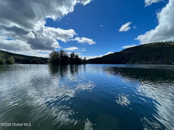 25 Prospect Lane, Ticonderoga, NY 12883