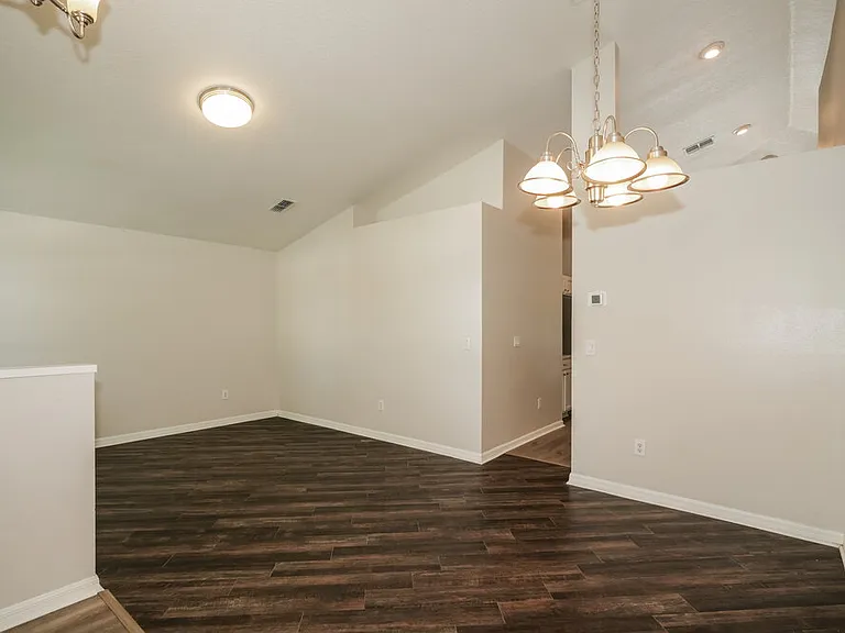 6410 Buckhead Ct — Photo 4