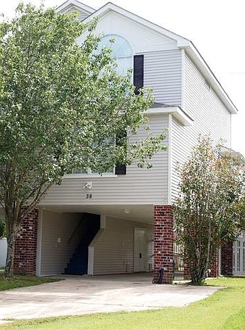 1st image of 38 Brandon Hall Dr