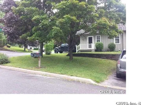 37 Burden Dr, Oswego, NY 13126