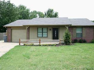 1124 E 144th St, Glenpool, OK 74033