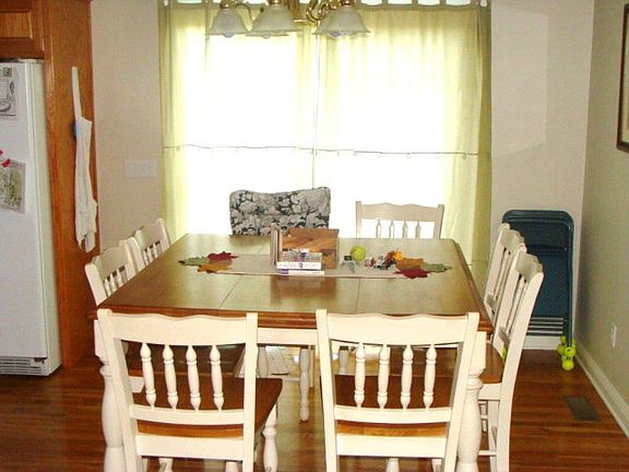 5th image of 405 Yellow Buckeye Ln