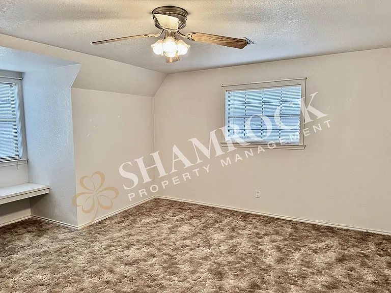 712 N Crooked Creek Rd — Photo 16