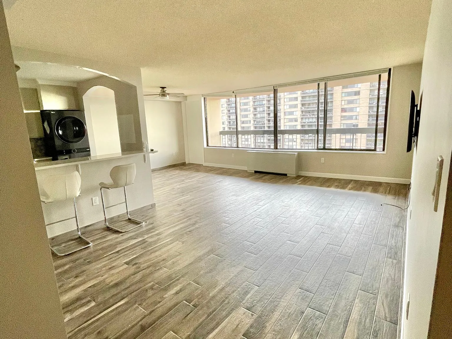 3701 S George Mason Dr — Photo 2