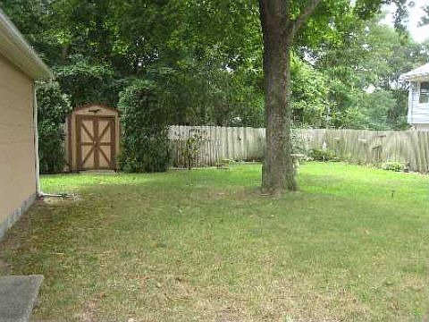 3rd image of 32 Fanning Ave