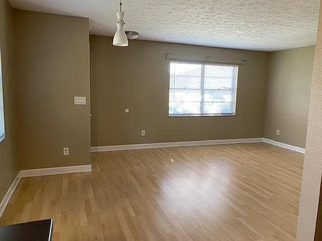 2118 Oak Chace Ct — Photo 2