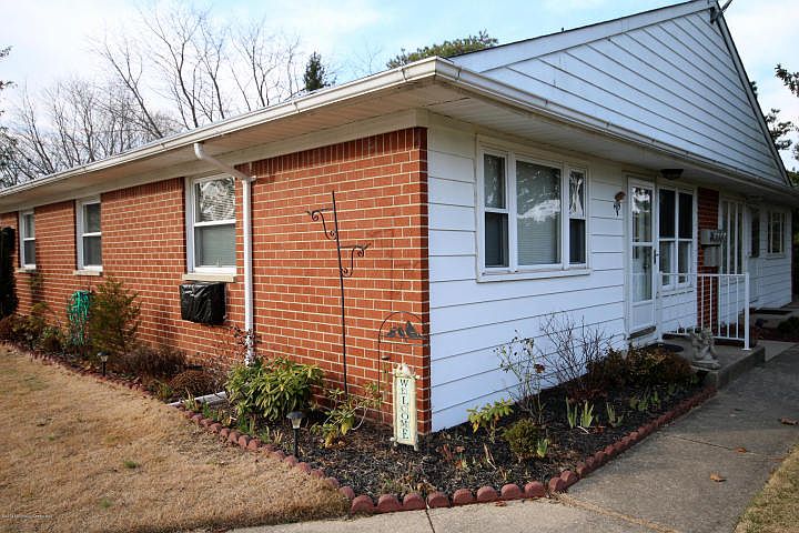 1st image of 409B Highland Dr