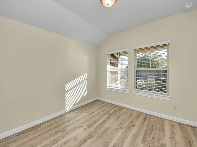 24654 Greenwood Bay Dr — Photo 34