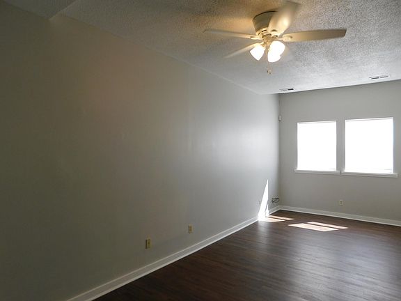 4th image of 114 S Main St #3