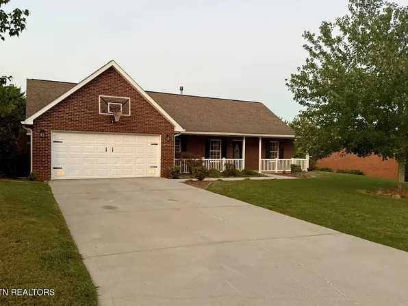 221 Flora Dr, Lenoir City, TN 37771