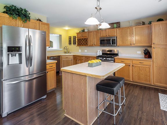 3rd image of 4721 Riverwalk Dr #Na
