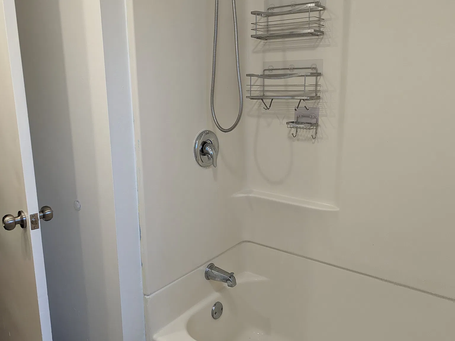 220 Storey St — Photo 3