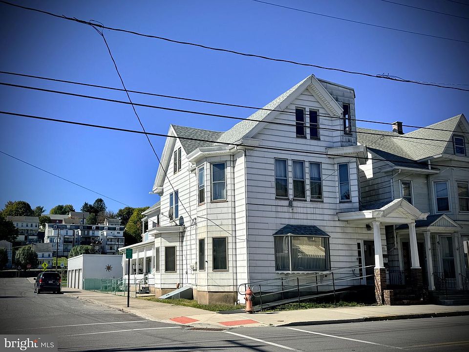 1st image of 200 Pine St