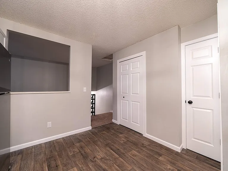 1607 Goodview Ave N #1609 — Photo 5