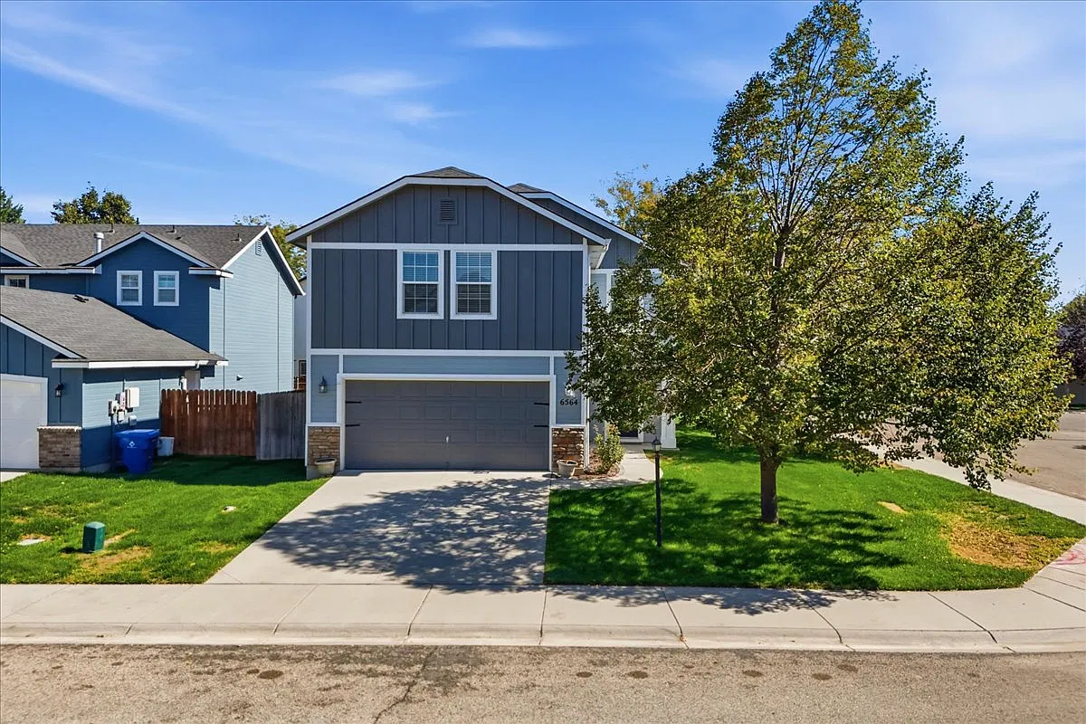 3 bed, 2.5 bath, 1635 sqft, $2,350 — Photo 3