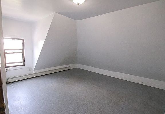 5th image of 337 E 16th St #3