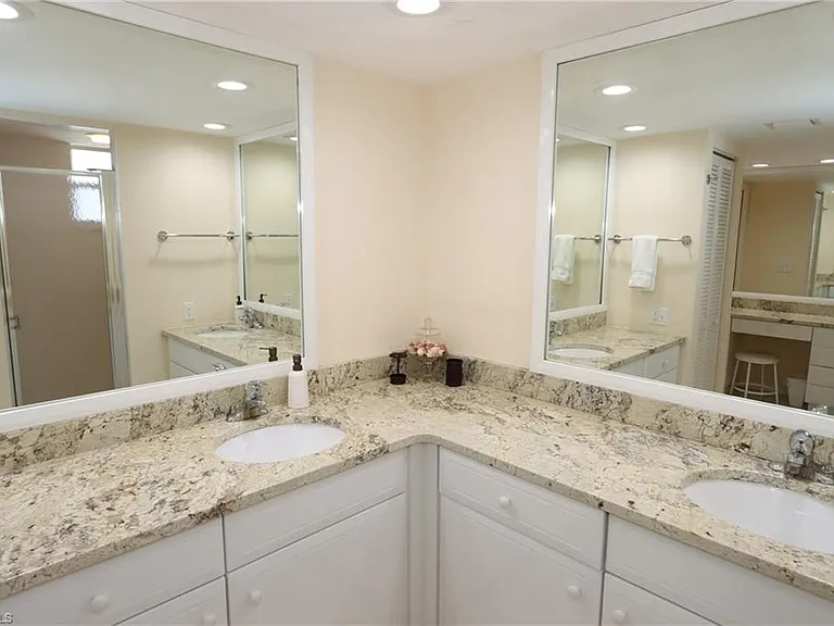 5550 Heron Point Dr #902 — Photo 16