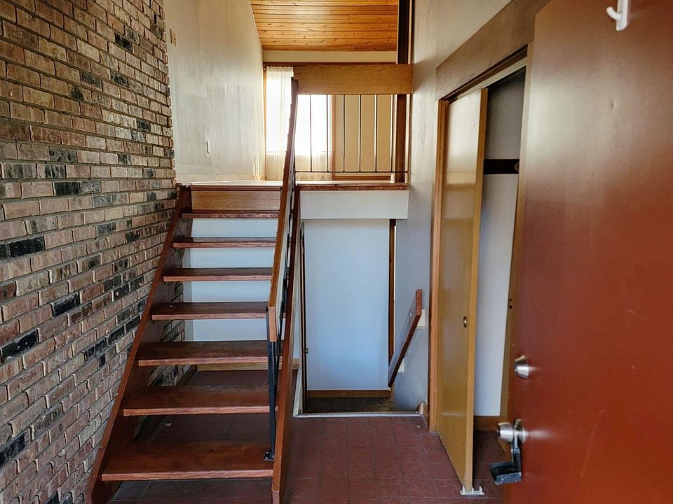 1st image of 525 N Blackhawk Blvd APT 6
