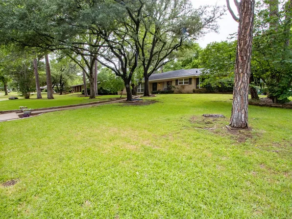 200 Pennsylvania Dr, Denton, TX 76205