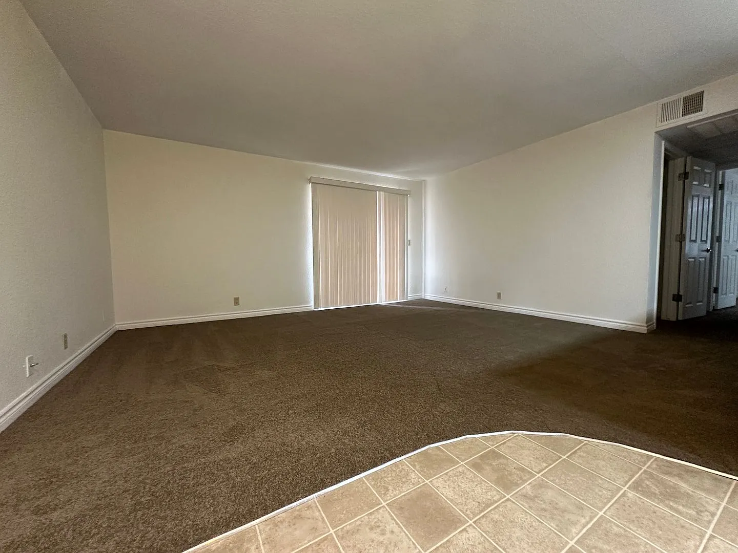 2 Bedroom, 1 Bath Condo — Photo 2