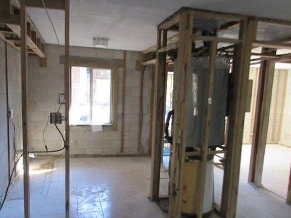 3rd image of 7604 Abbey Ln #210