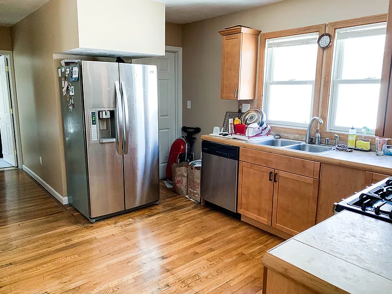 180 Franklin St #1 — Photo 6