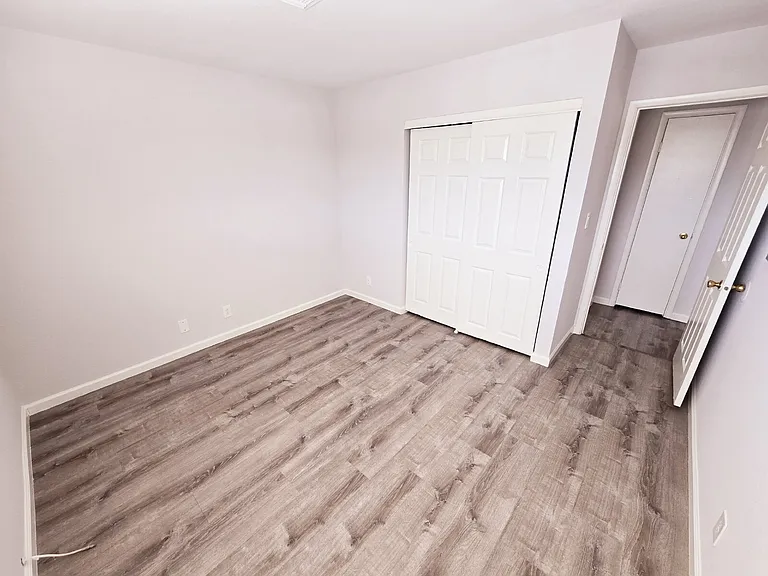 4360 Twin View Cir #3 — Photo 4