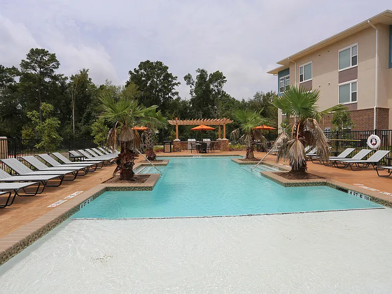 Sun Shelf Pool