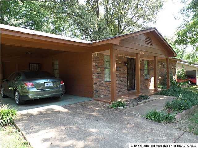 1st image of 5802 Chickasaw Dr