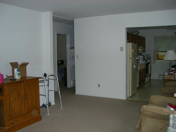 4th image of 13 Illinois Dr