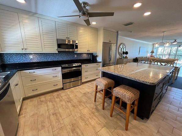 5600 Beach Way Dr APT 304