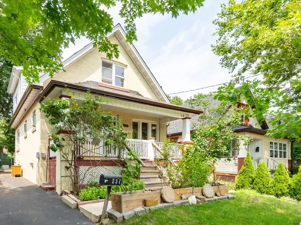 234 John St, Toronto, ON M9N 1K2