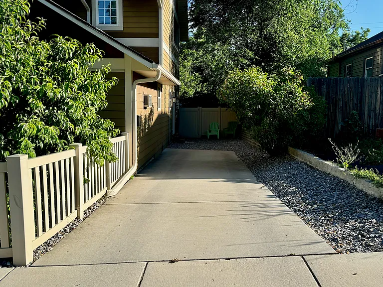 1209 E Logan Ave S #SIDE — Photo 15