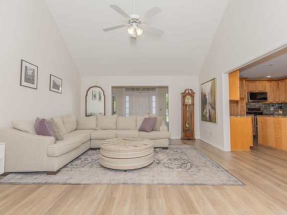 4th image of 2644 Waterstone Dr