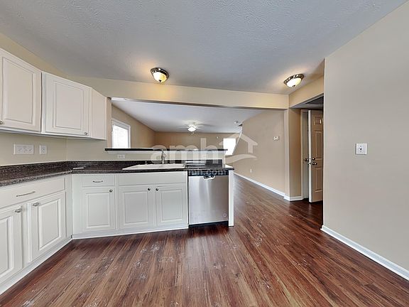 4th image of 163 Hartford Ct
