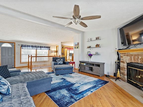 4th image of 2804 Stanley St