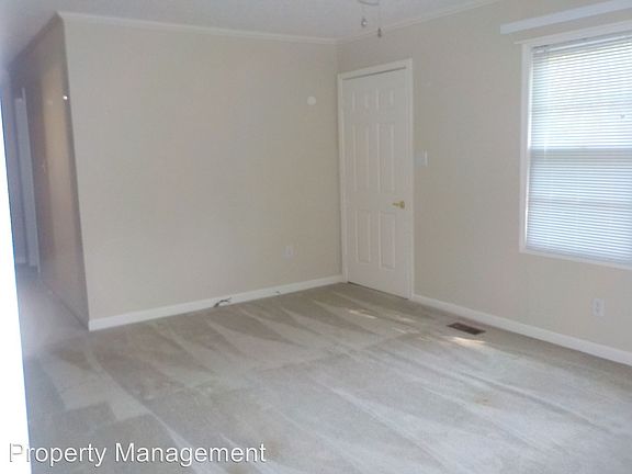 2nd image of 5000 Lake Circle Dr NE