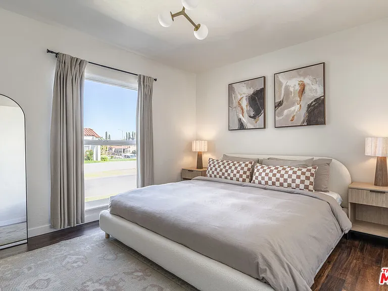 7853 Brighton Ave — Photo 6