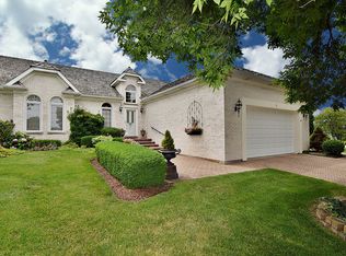 1 Penny Ln, Sugar Grove, IL 60554